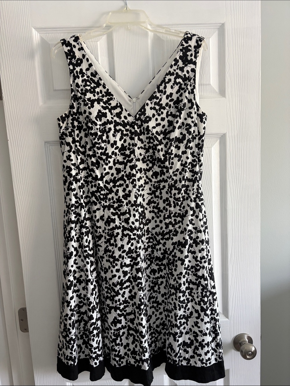 R&K Originals Black & White Sleeveless V-Neck A-Line Dress